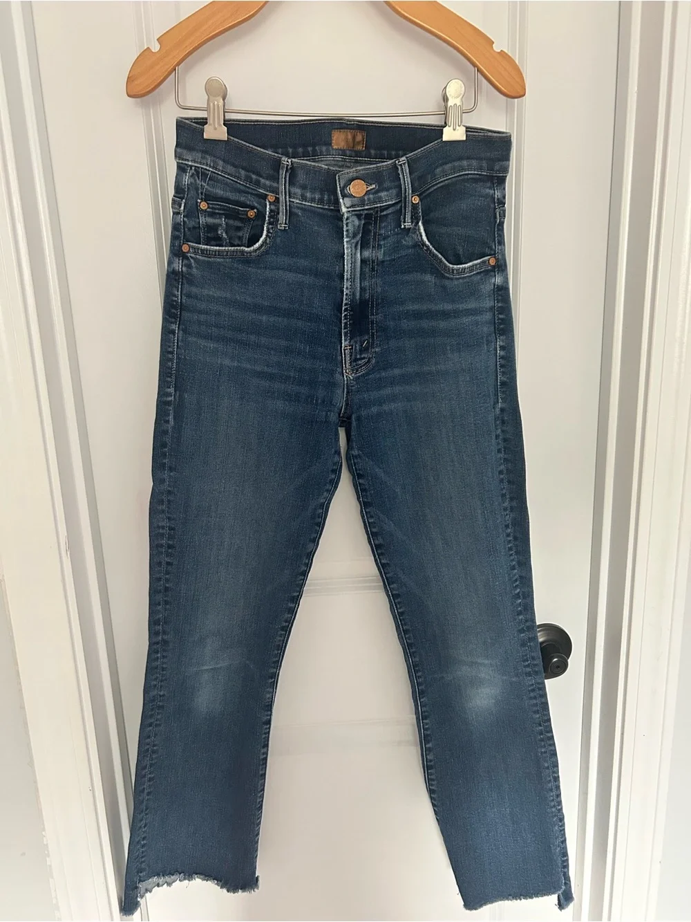 MOTHER Insider Crop Step Hem Fray Jeans